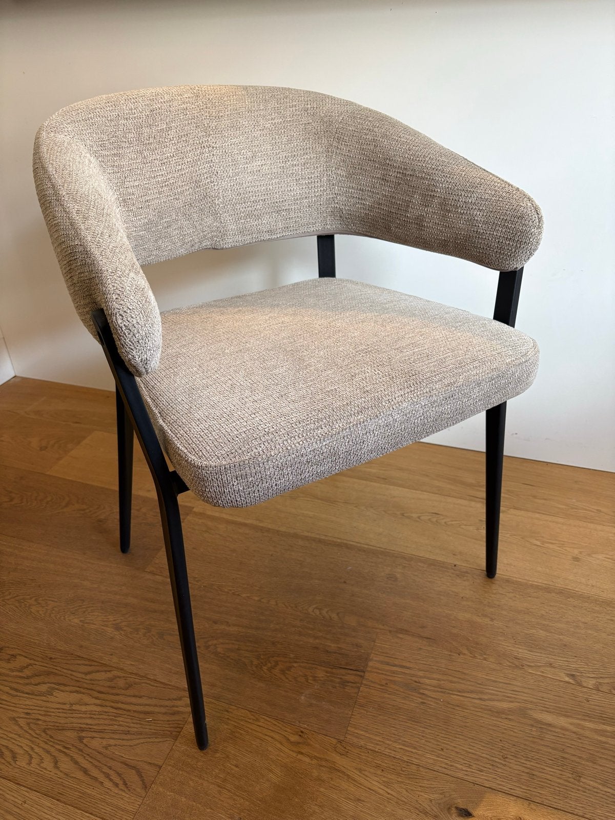 4x Eetkamerstoel Taupe (LIV - Leen Bakker), Huis en Inrichting, Stoelen, Ophalen, Overige kleuren, Zo goed als nieuw, Stof