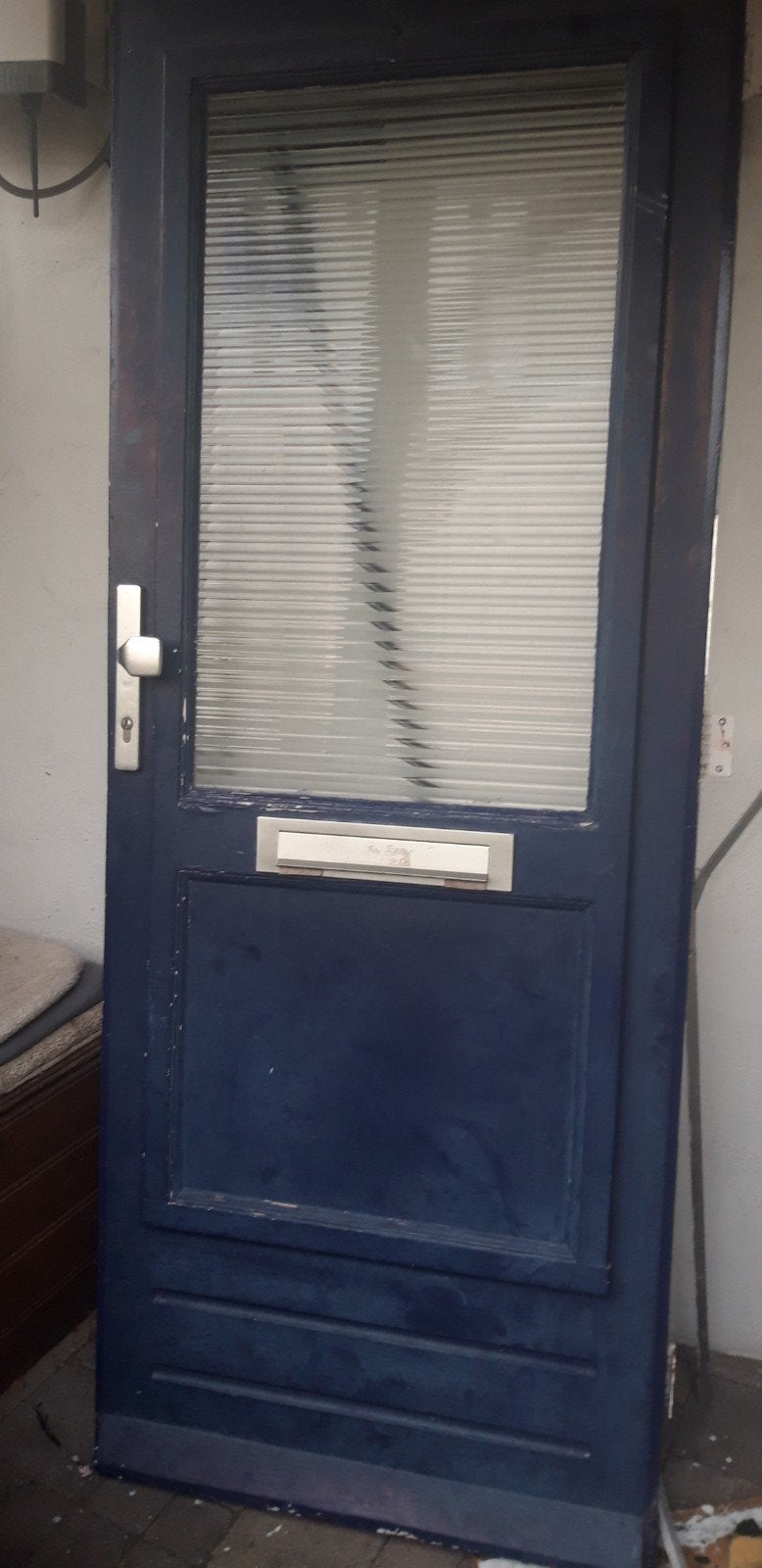 Donkerblauwe buitendeur met glas en brievenbus, Ophalen, Gebruikt, 80 tot 100 cm, Buitendeur
