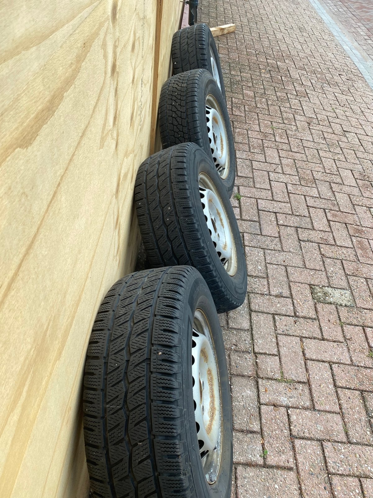 Hankook Banden 235/65 r16 autobanden winterbanden, Auto-onderdelen, Bestelwagen, 16 inch, 235 mm, Band(en)