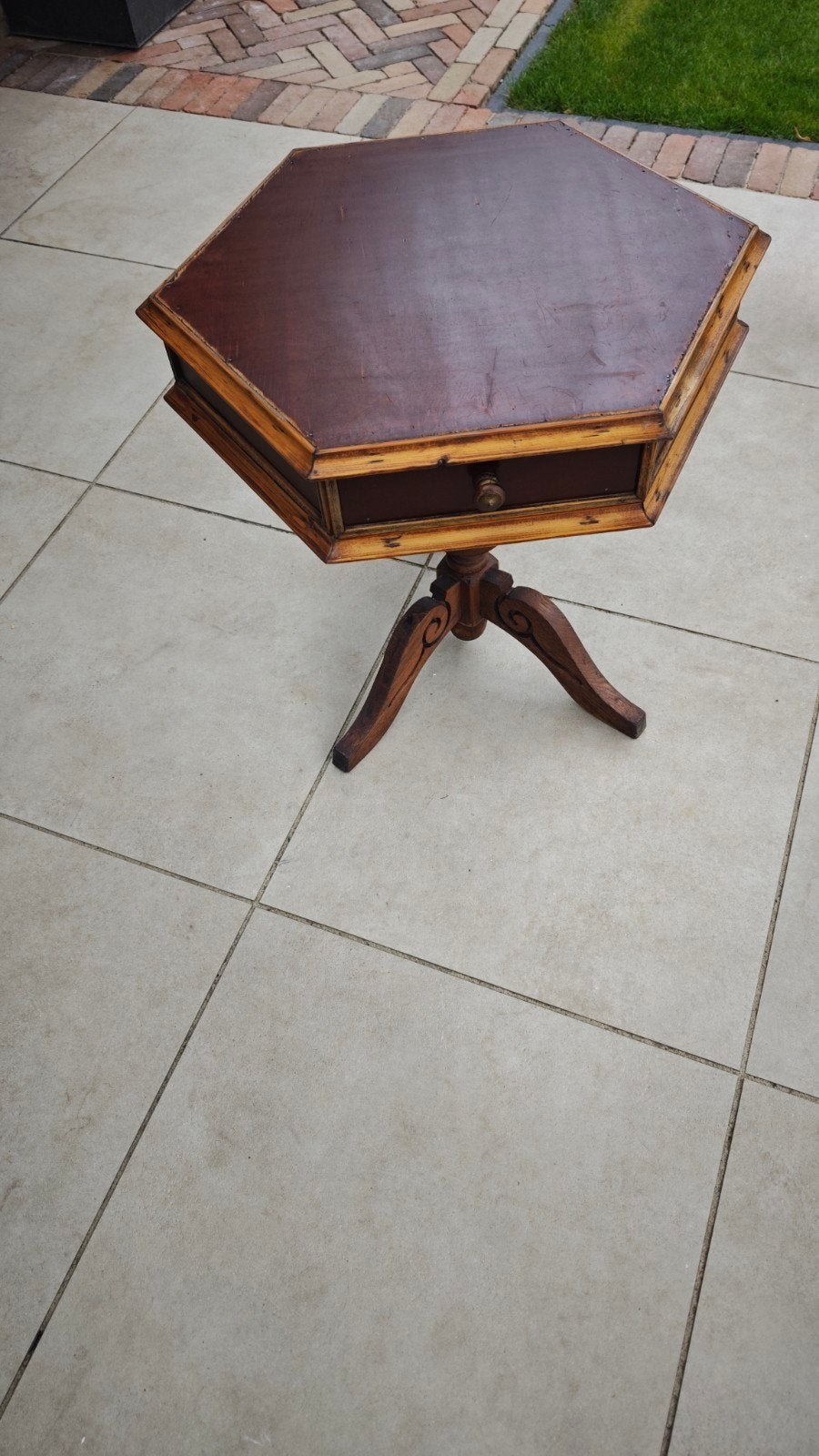 Antieke zeshoekige bijzettafel met lade, Antiek en Kunst, Antiek | Meubels | Tafels, Ophalen of Verzenden