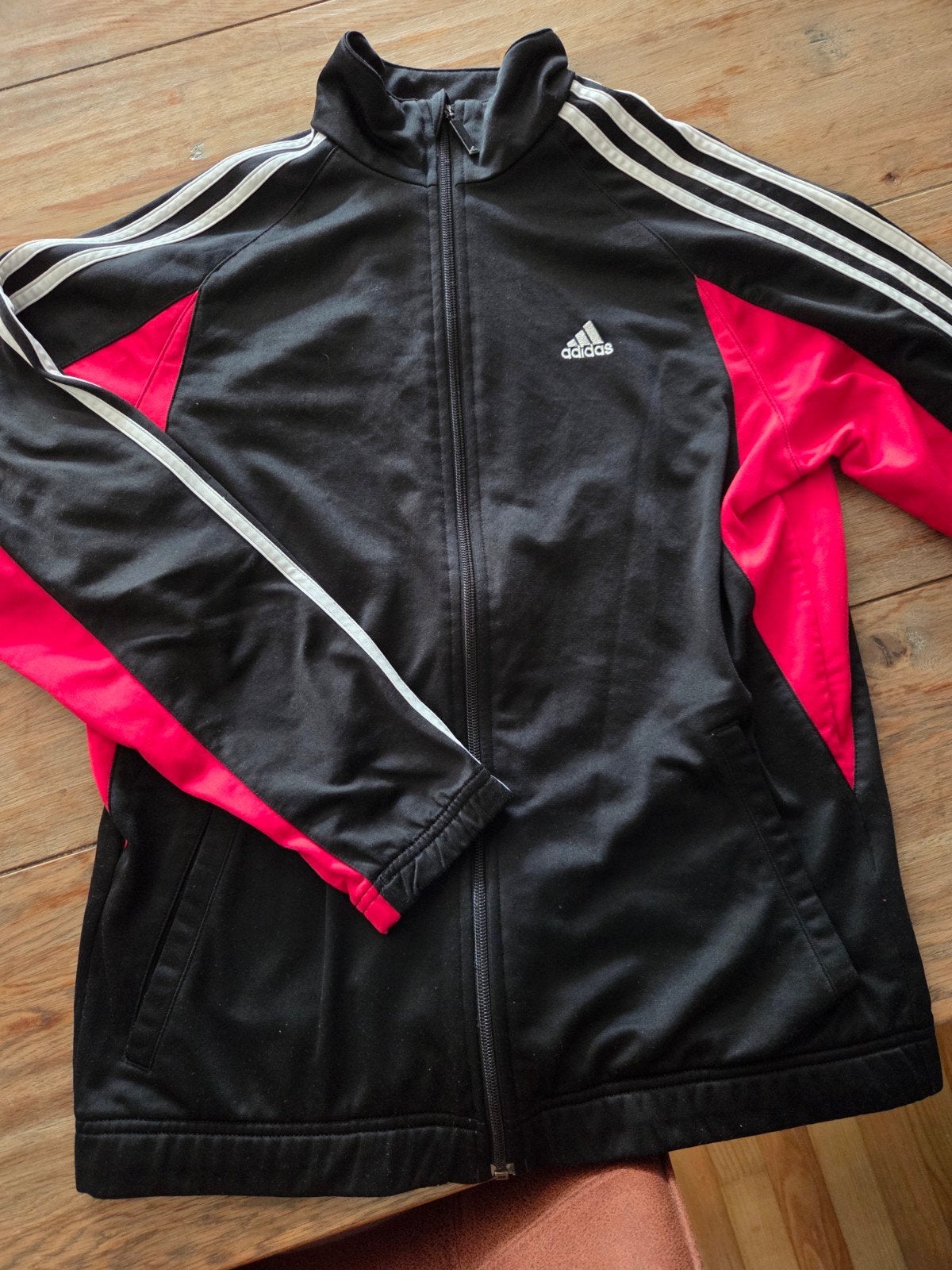 Adidas trainingspak zwart/rood - Maat 176, Ophalen
