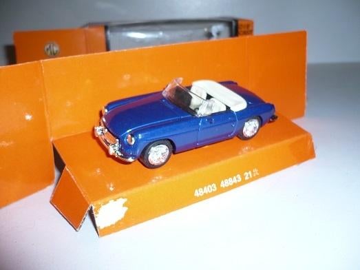 MG B 1967   New-Ray schaal 1:43  Nieuw in doos, Hobby en Vrije tijd, Modelauto's | 1:43, Ophalen of Verzenden, Nieuw, Auto, Overige merken