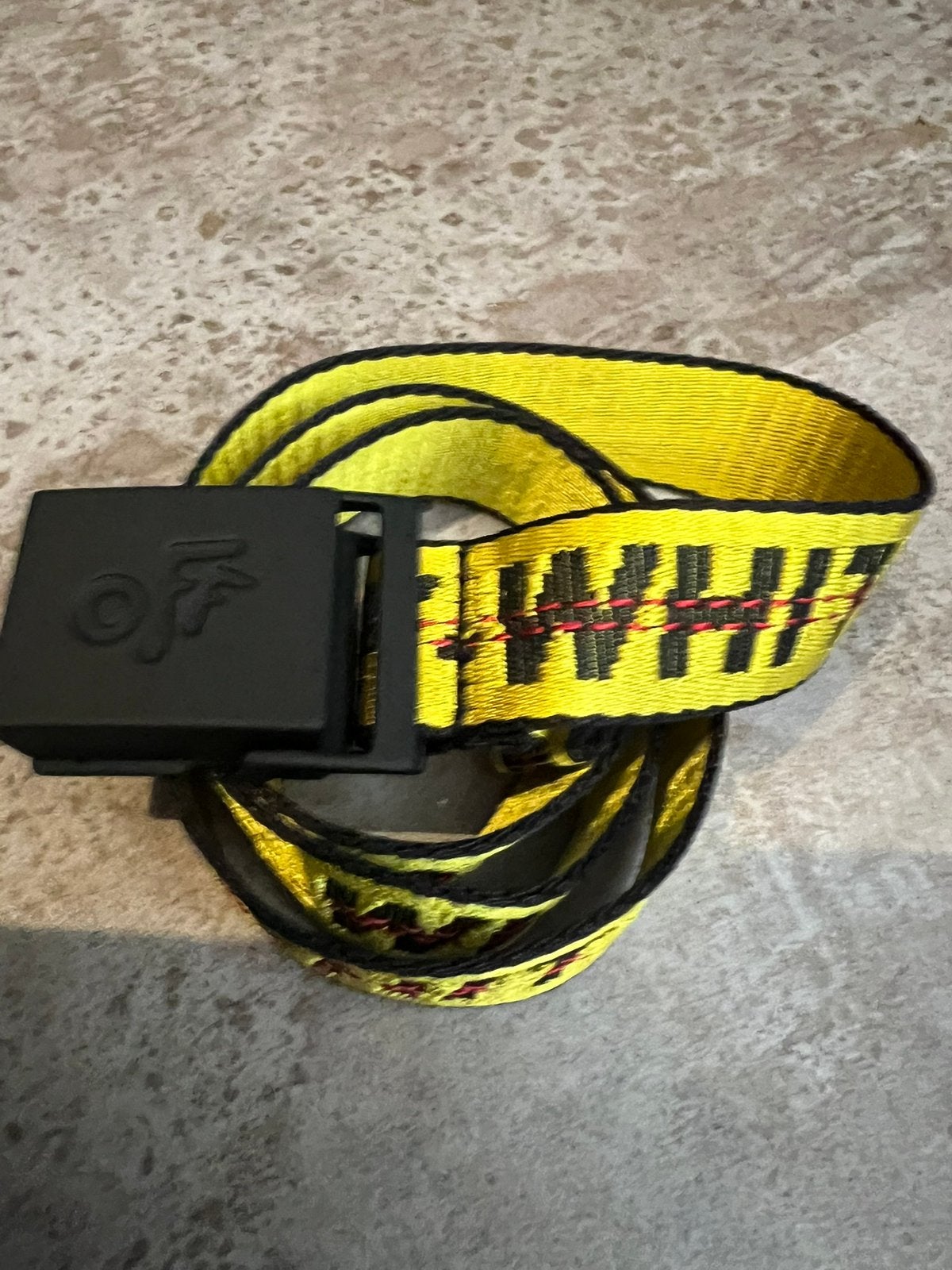 Off-White ceintuur maat 7/8 jaar origineel zgan, Off-white, Overige typen, Jongen of Meisje, Ophalen of Verzenden