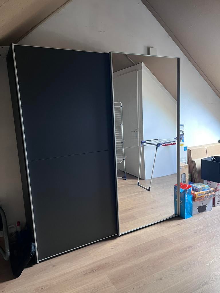 Kledingkast, Huis en Inrichting, Kasten | Kledingkasten, Zo goed als nieuw, 200 cm of meer, 50 tot 75 cm, Ophalen