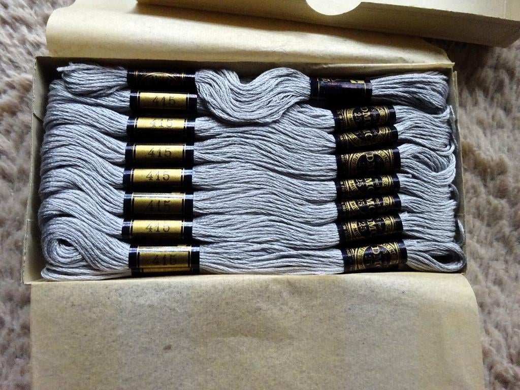 DMC Mouliné borduur garen, kleur grijs  415, Verzenden, Nieuw, Handborduren, Borduurgaren of Zijde