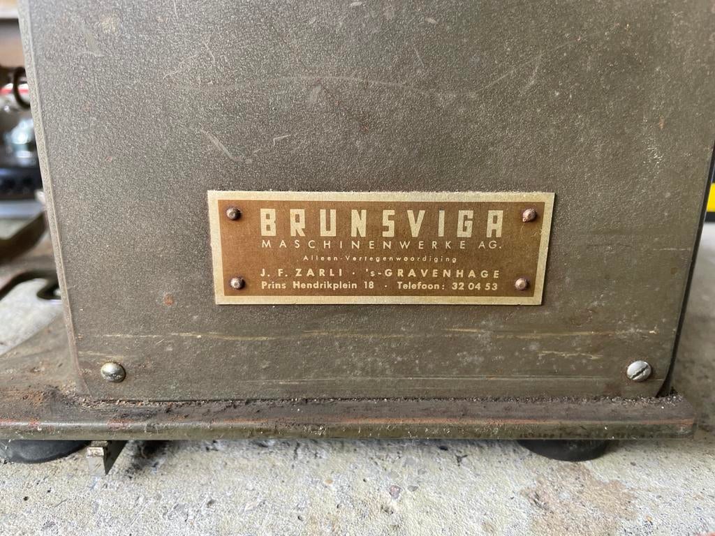 Brunsviga rekenmachine uit de 30er jaren., Ophalen of Verzenden