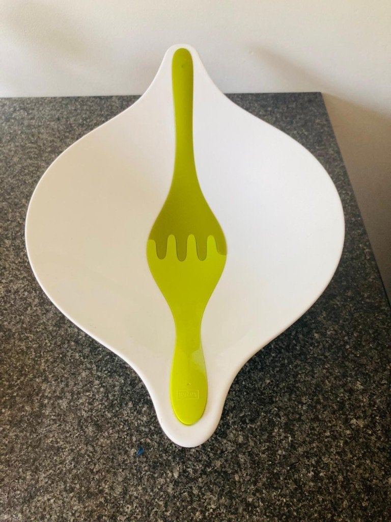 Koziol Slabak Leaf salade schaal met bestek, Huis en Inrichting, Overige typen, Nieuw, Ophalen of Verzenden, Wit