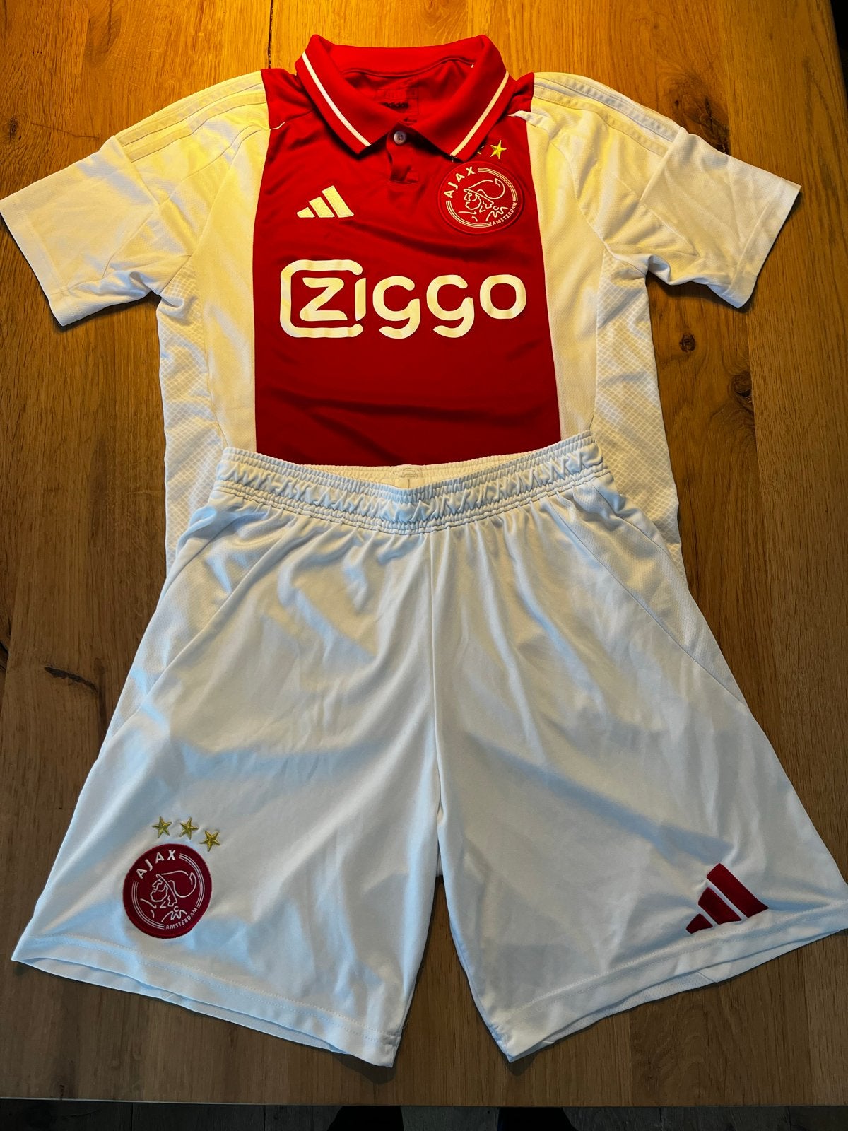 Ajax Thuistenue  - Shirt maat S, broekje maat M, Ophalen of Verzenden, Zo goed als nieuw