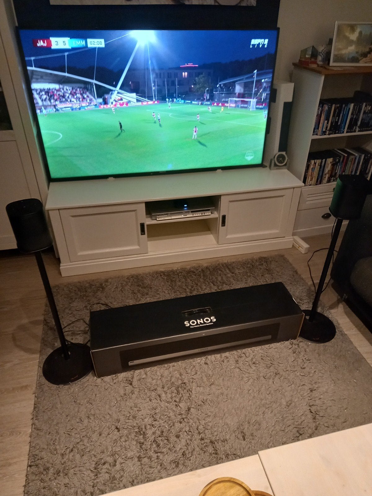 sonos soundbar met 2 op statief zittende one speakers, Ophalen, Zo goed als nieuw
