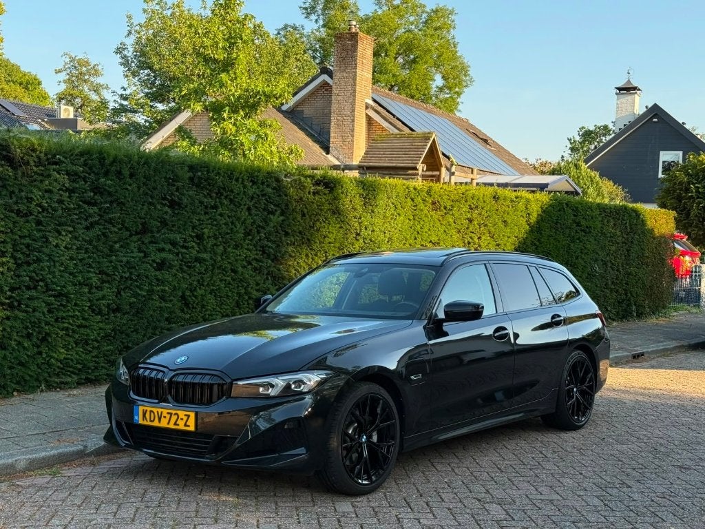 BMW 3-Serie 320e | Pano | Leder | LED | Camera | Stoelverwa, Auto's, BMW, Automaat, 1998 cc, 4 cilinders, USB