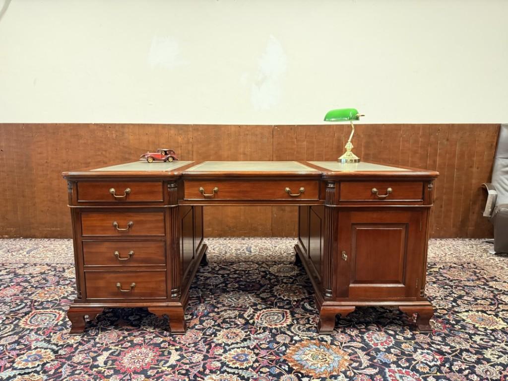 Klassiek Engels Chesterfield Bureau Partnerdesk, Antiek en Kunst, Ophalen