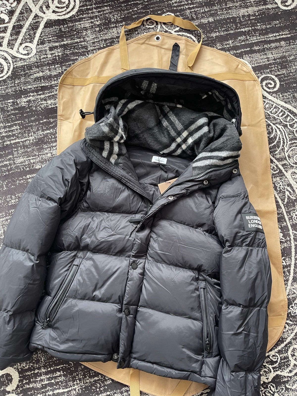 Burberry Puffer AAA+ kwaliteit, Ophalen of Verzenden, Nieuw, Maat 48/50 (M), Zwart