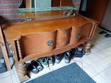 Antieke houten kast met gebogen deuren en facetspiegel, Ophalen