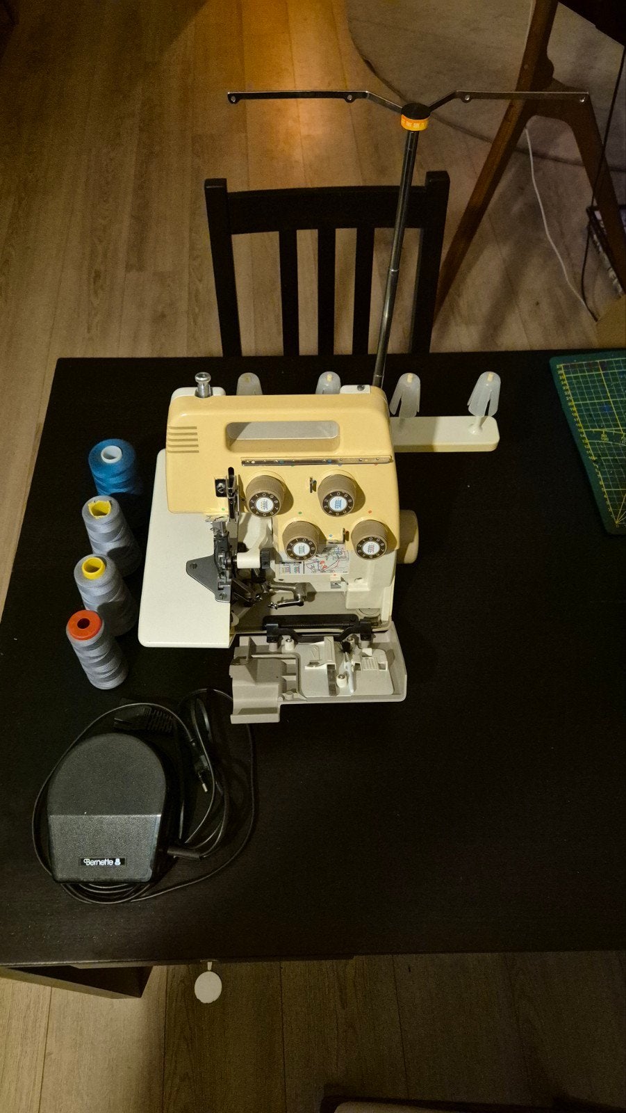 Bernette 234 Lockmachine - Made for Bernina, Ophalen of Verzenden, Gebruikt, Lockmachine, Bernina