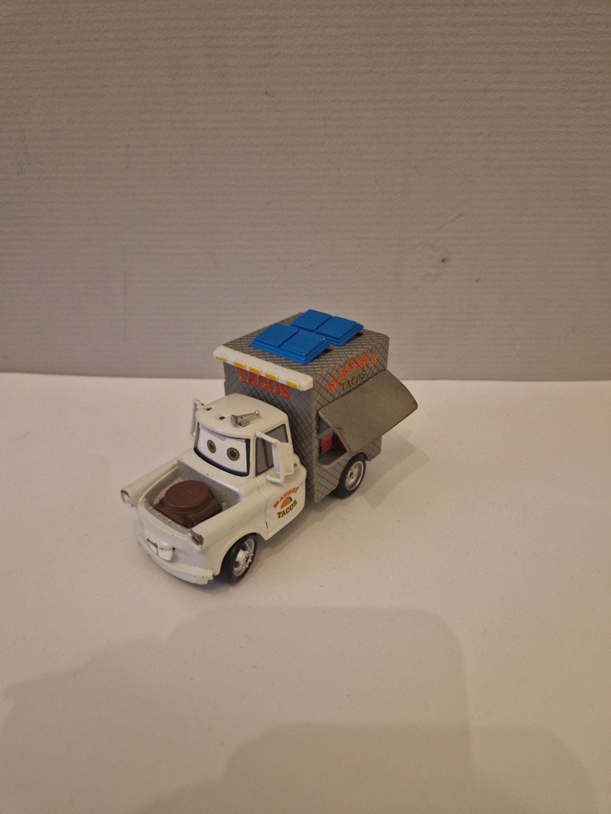 Cars Disney Mater's Tacos, Verzenden, Overige figuren, Gebruikt, Beeldje of Figuurtje