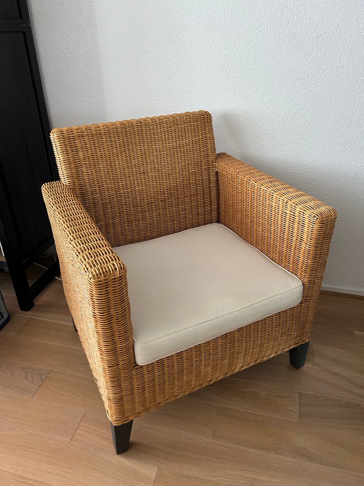 GRATIS: Rotan fauteuil met kussen, izgs, Huis en Inrichting, Fauteuils, Ophalen, Gebruikt, Minder dan 75 cm, Riet of Rotan
