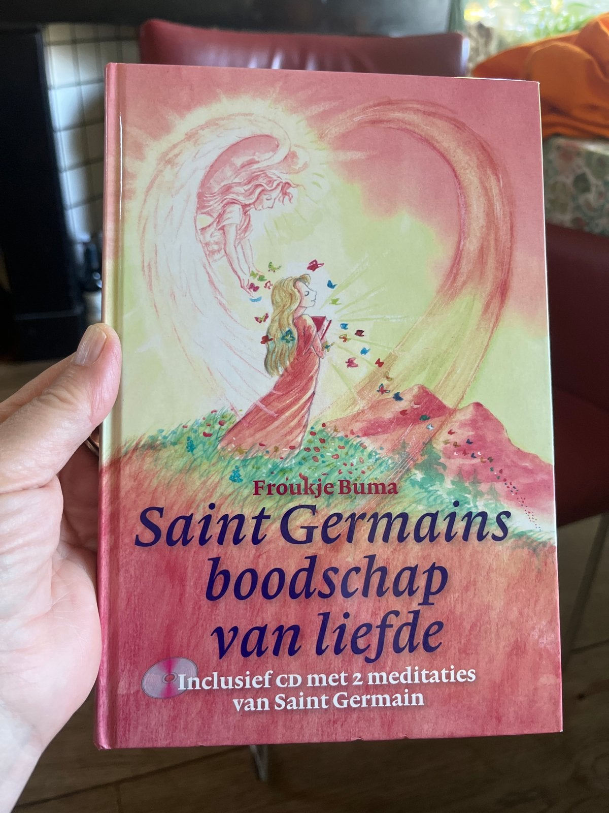Saint Germains boodschap van liefde - Froukje Buma, Boeken, Ophalen of Verzenden, Zo goed als nieuw, Spiritualiteit algemeen, Achtergrond en Informatie