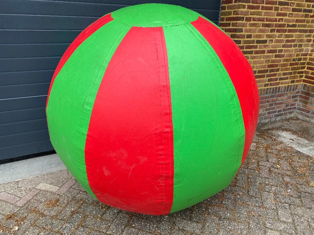 2 mega ballen - diameter 150 cm, Ophalen