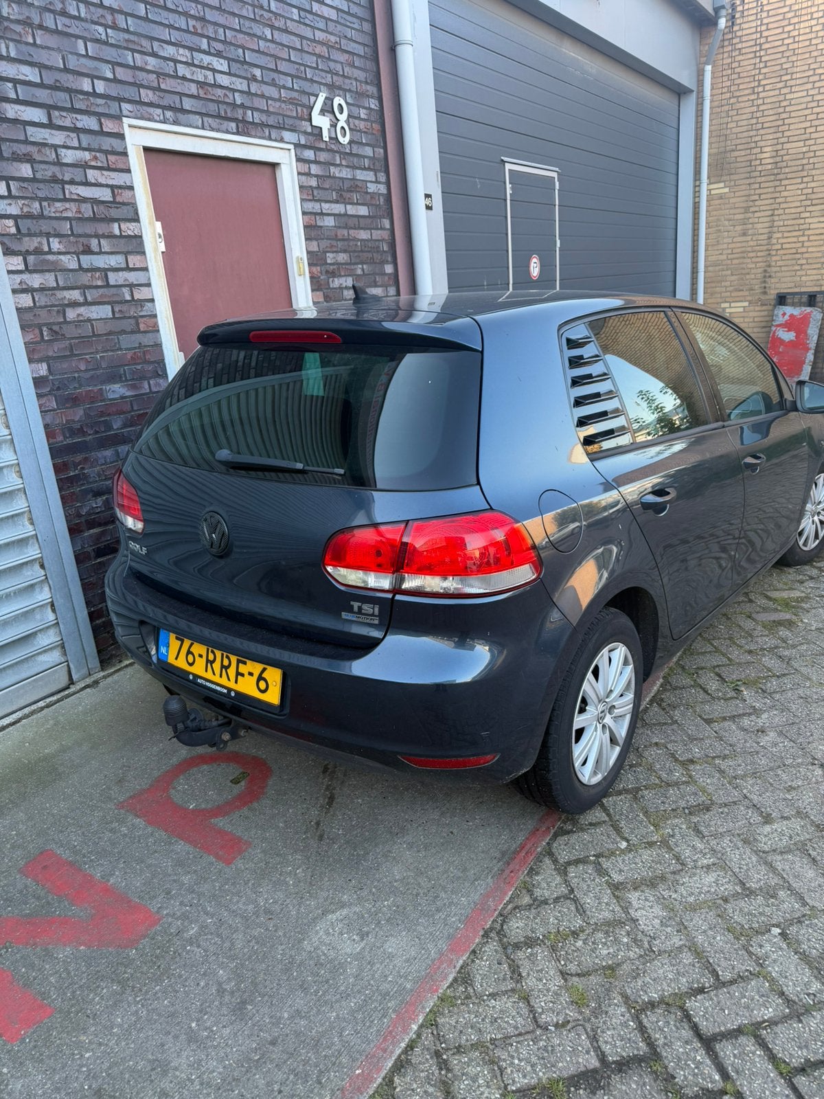 Volkswagen Golf 1.2 TSI 77KW voor onderdelen en  Schade !!, Voorwielaandrijving, 4 cilinders, 610 kg, 49 €/maand
