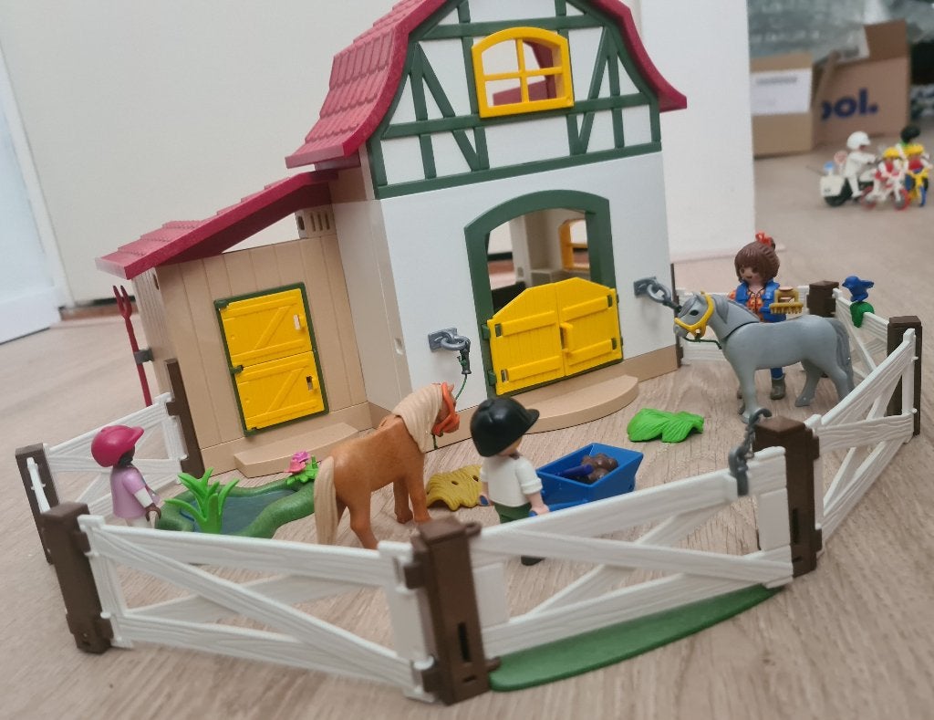 Playmobil paardestal, Gebouw, Complete set, Ophalen of Verzenden, Zo goed als nieuw