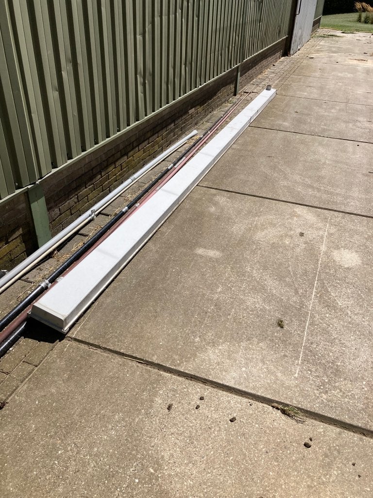 Dakgoot, polyester, 6 meter, met beugels, gratis, Ophalen, Overige materialen, Gebruikt, 4 tot 6 meter