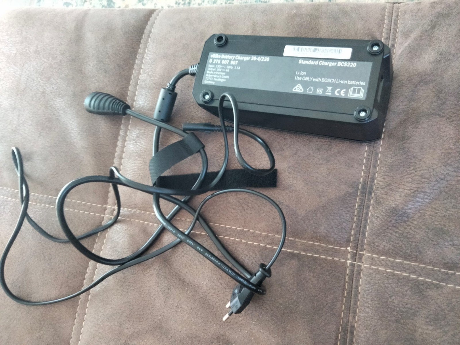 Bosch fietsoplader - Standard Charger BCS230, Fietsen en Brommers, Fietsaccessoires | Fietsaccu's, Ophalen, Gebruikt