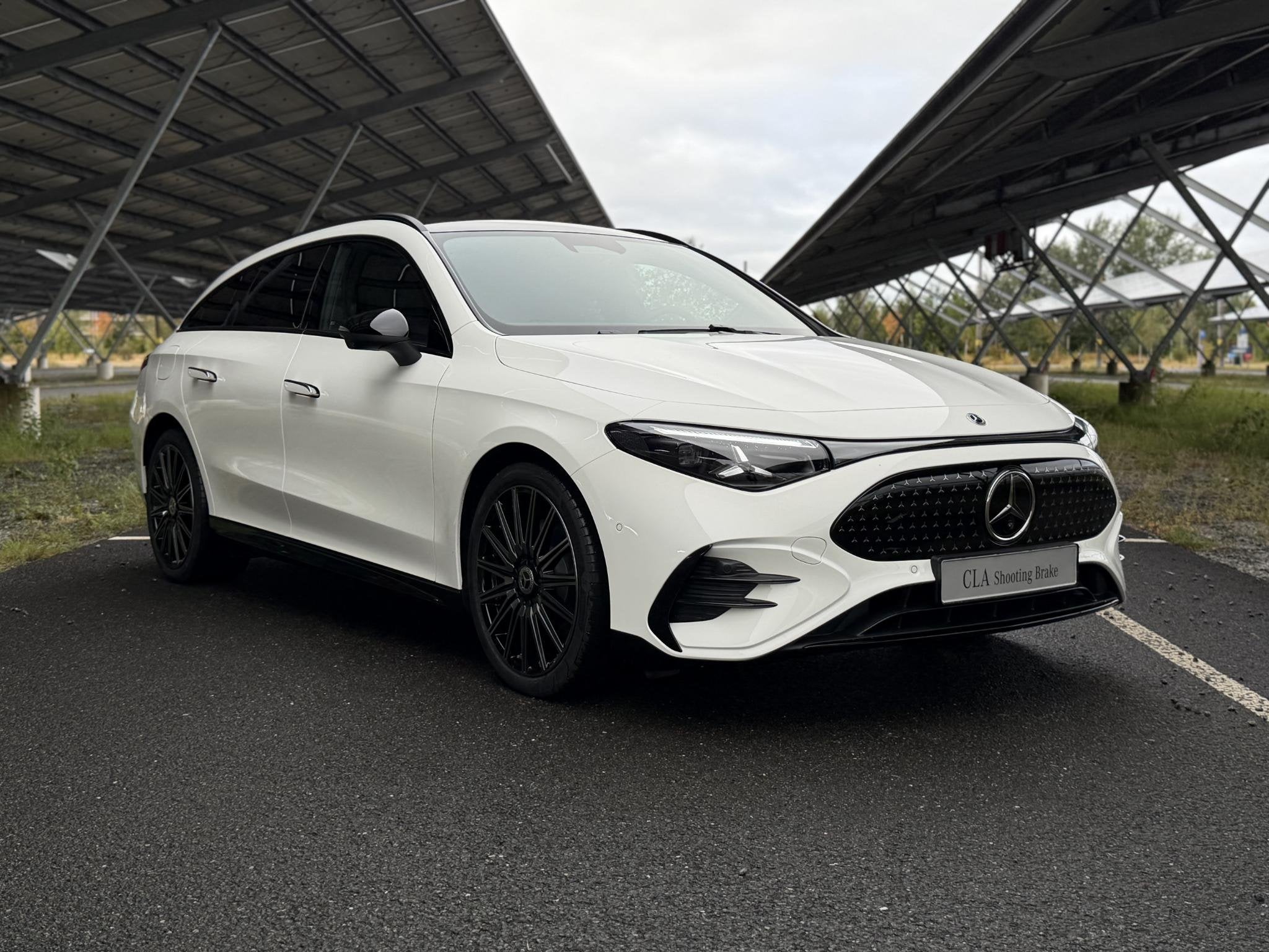 Mercedes-Benz CLA-klasse Shooting Brake 250+ Business Soluti, Auto's, Achterwielaandrijving, Zwart, Wit, Nieuw