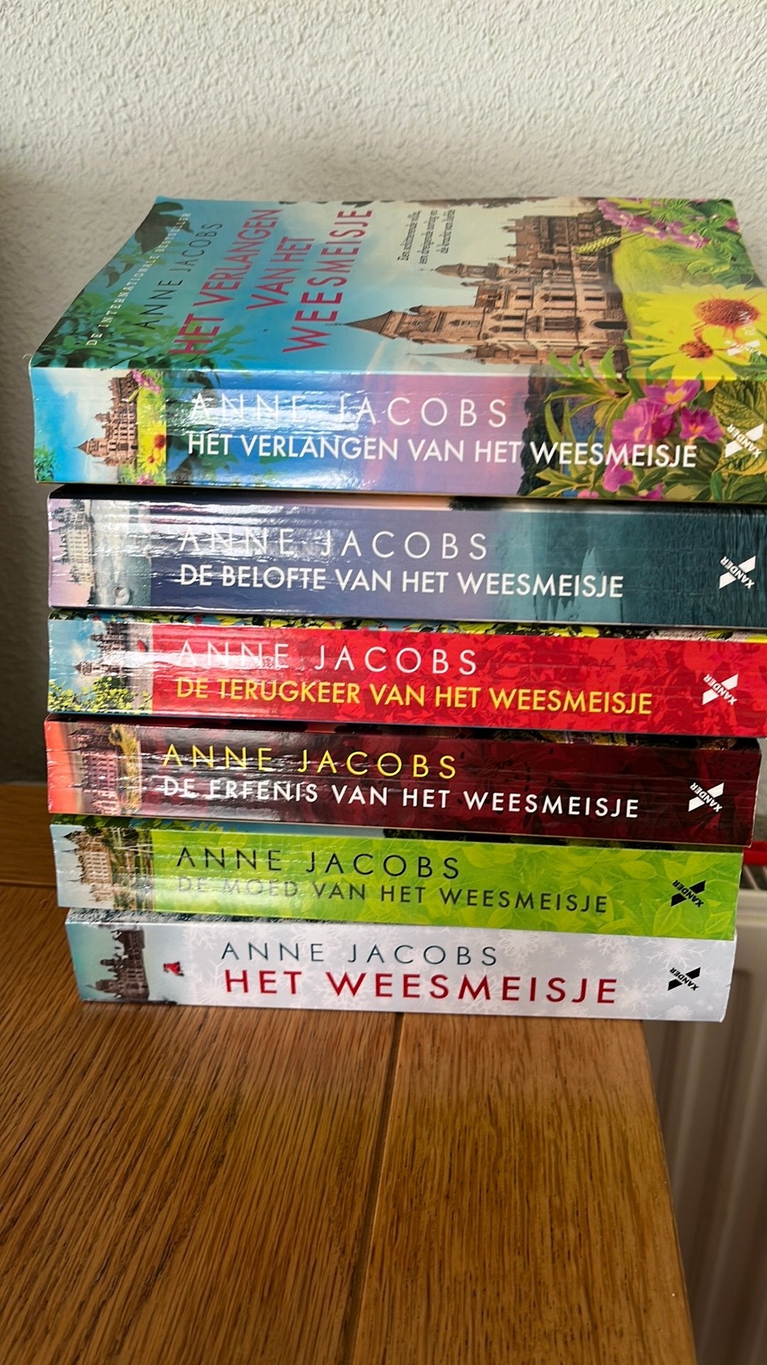 Boeken serie Het Weesmeisje, Ophalen, Zo goed als nieuw