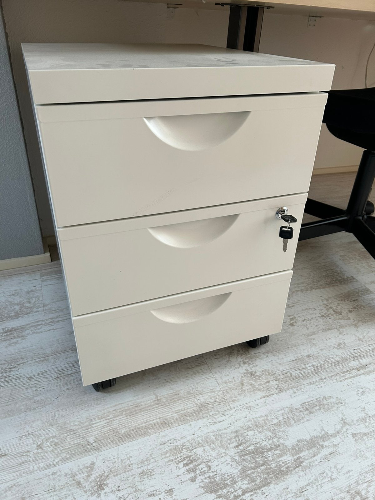 Ladeblok Ikea met slot, Huis en Inrichting, Kasten | Ladekasten, Ophalen, Minder dan 50 cm, Zo goed als nieuw, 3 of 4 laden