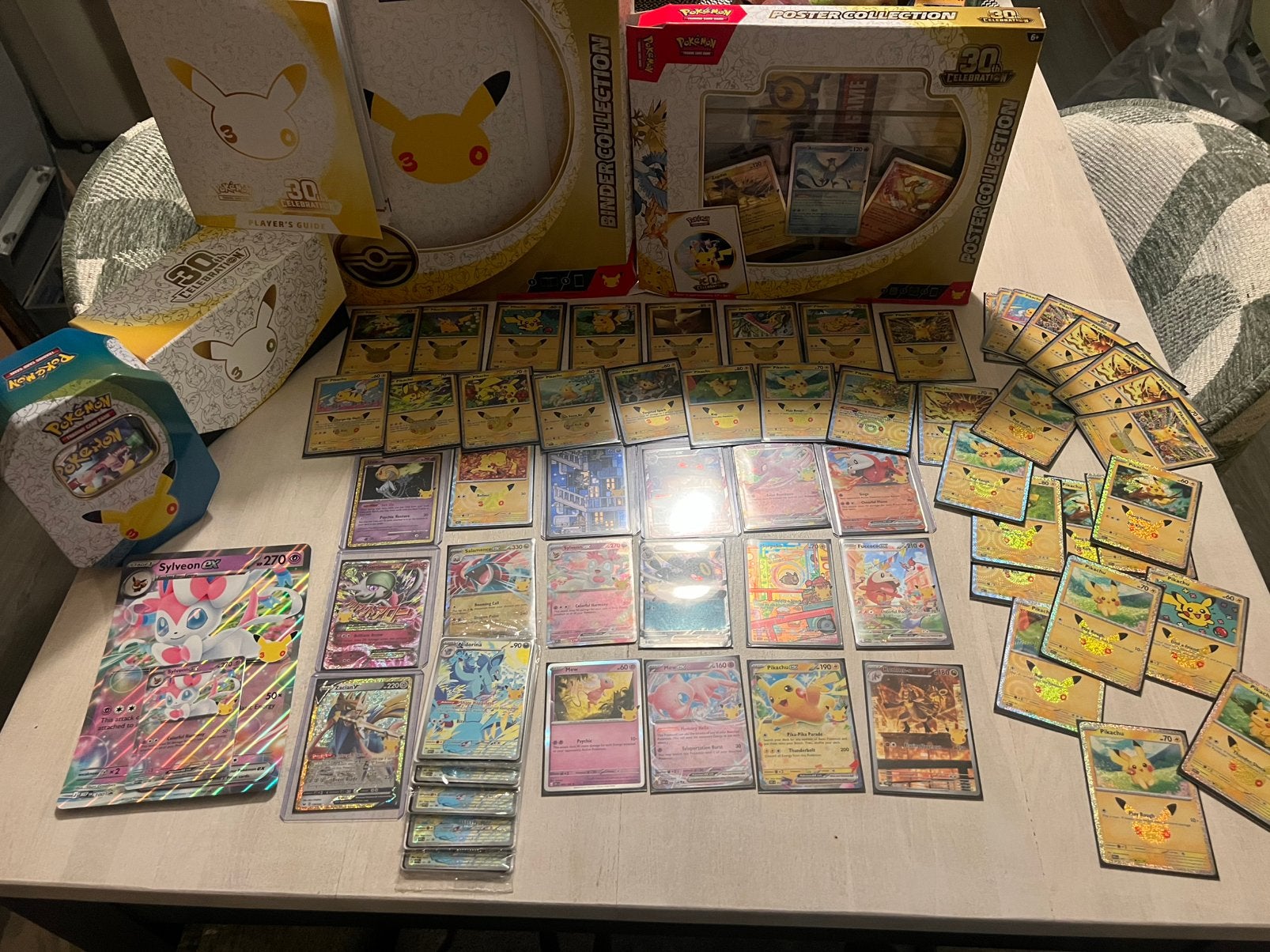 Foto 2 van Pokémon 30th Anniversary–Pikachu Kaarten&Set Compleet Maken