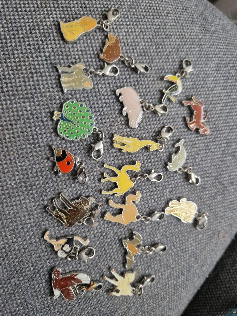 Dieren bedeltjes te kooo, 4 bedels of meer, Ophalen of Verzenden, Overige materialen, Overige merken