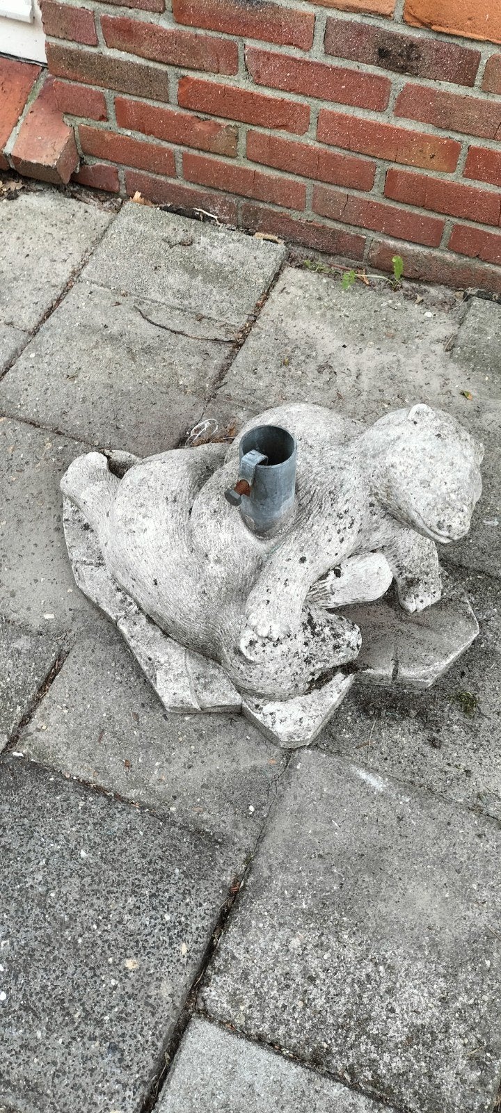 Betonnen Beeld Beer parasol voet, Tuin en Terras, Tuinbeelden, Ophalen, Gebruikt, Beton, Dierenbeeld