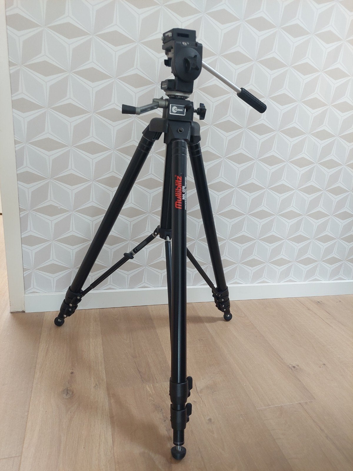 Multiblitz Professional Statief met Balhoofd, Driepoot, 175 cm of meer, Ophalen, Met balhoofd