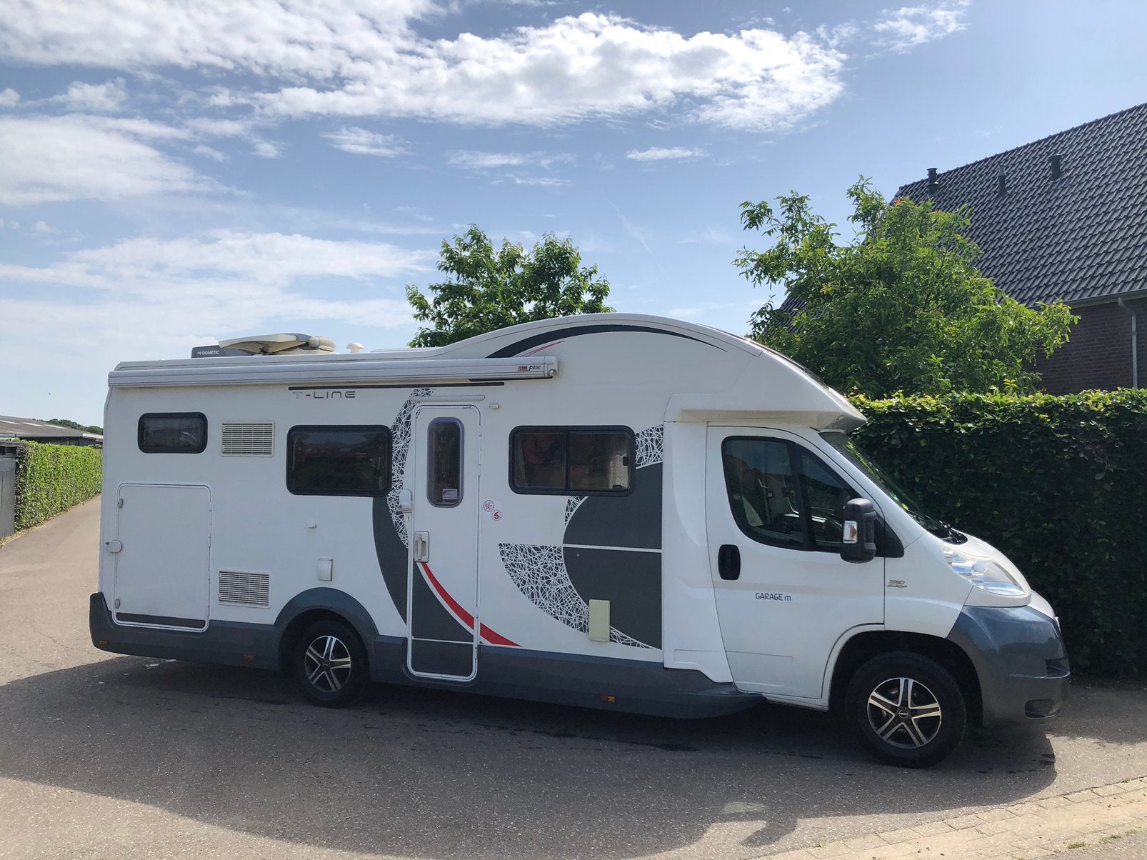 Vastbed | Hefbed | XXL garage Rollerteam T-Line M 70.000km, Particulier, Tot en met 4, Half-integraal