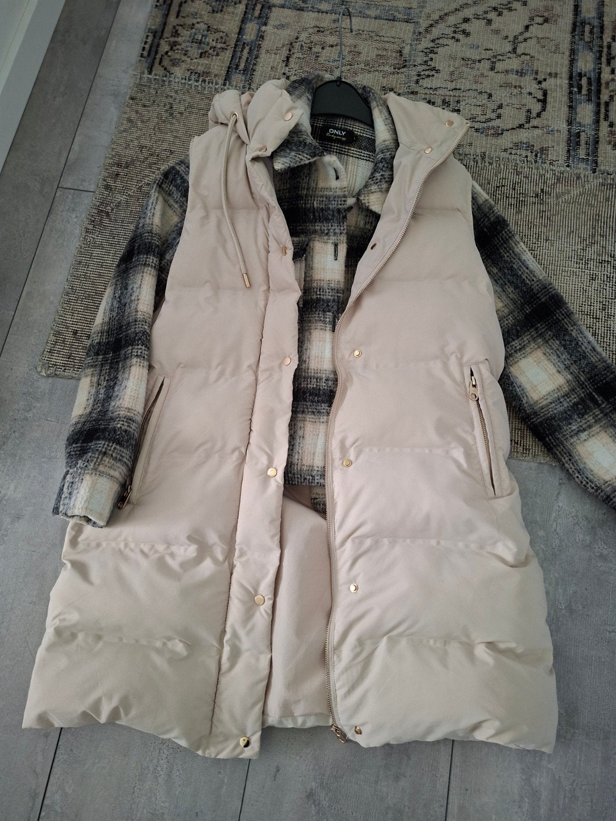 jas bodywarmer zara only  maat M en L, Ophalen of Verzenden, Zo goed als nieuw, Maat 38/40 (M), Zwart
