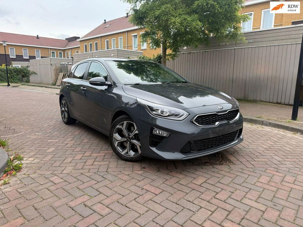 Kia Cee'd 1.0 T-GDi ExecutiveLine *PANO*XENON*CAMERA*, Voorwielaandrijving, Gebruikt, Zwart, Bedrijf