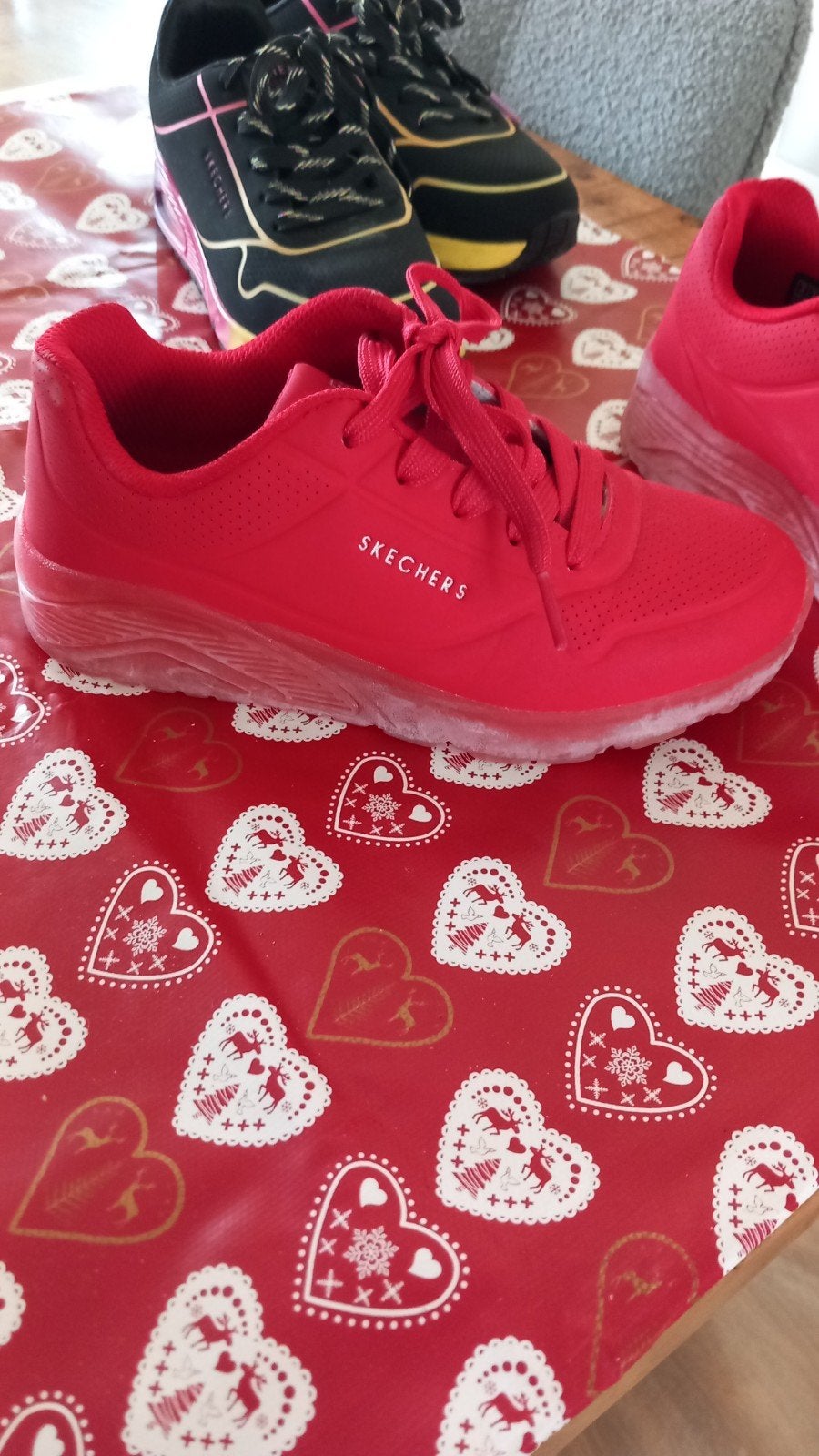 Skechers rode sneakers - Maat 35, Ophalen, Gebruikt, Skechers, Jongen of Meisje