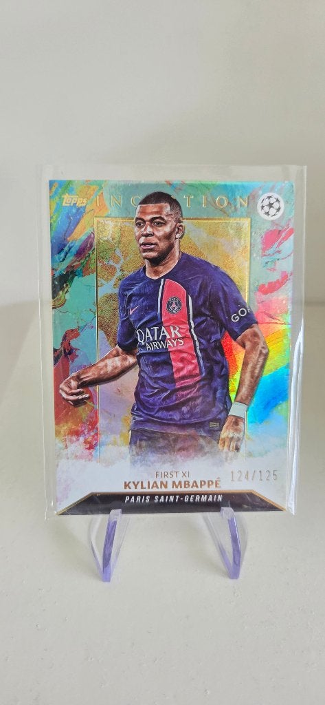 2024 Topps Inception Kylian Mbappe genummerd /125 PSG, Verzenden, Zo goed als nieuw, Buitenlandse clubs, Poster, Plaatje of Sticker