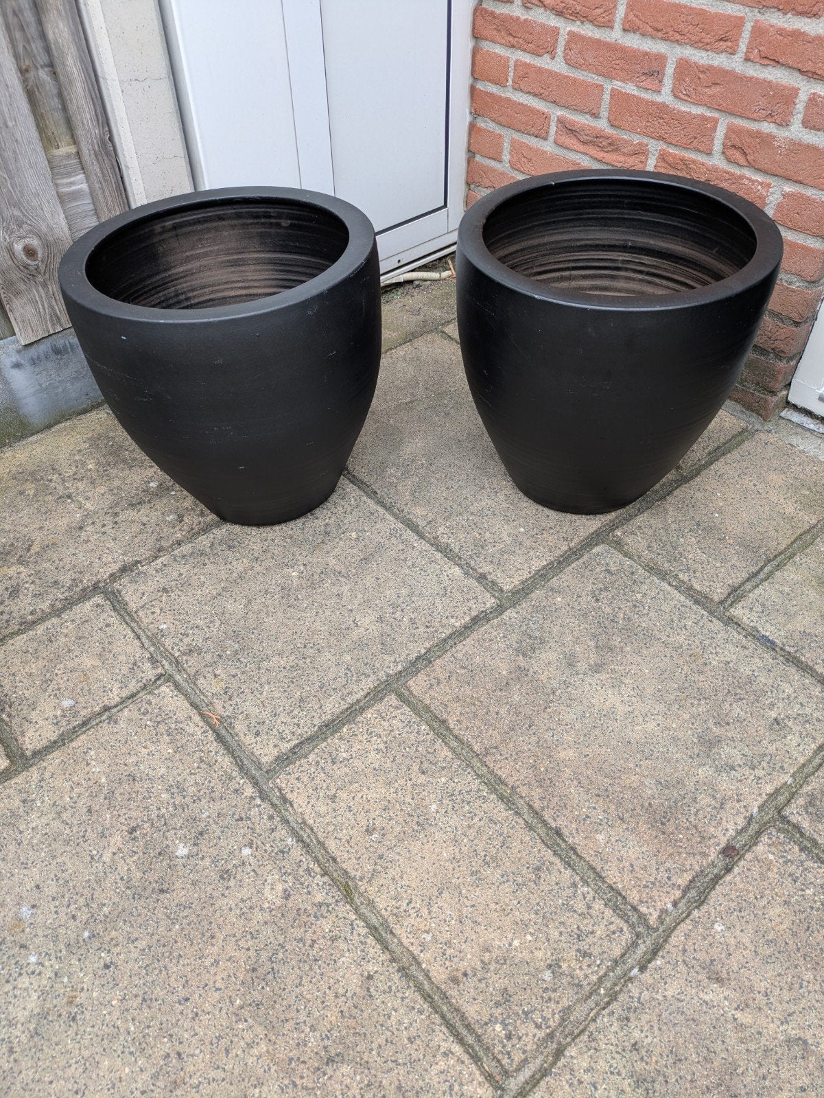 2 zeer grote bloempotten (mat zwart ), Ophalen, Kunststof, 40 cm of meer, Rond