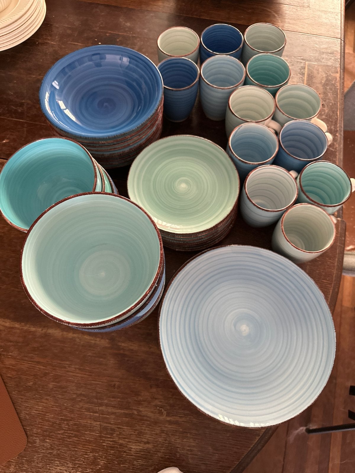 Studio Tavola Servies: Borden, kommen en mokken (35-delig), Huis en Inrichting, Keuken | Servies, Gebruikt, Bord(en), Overige stijlen