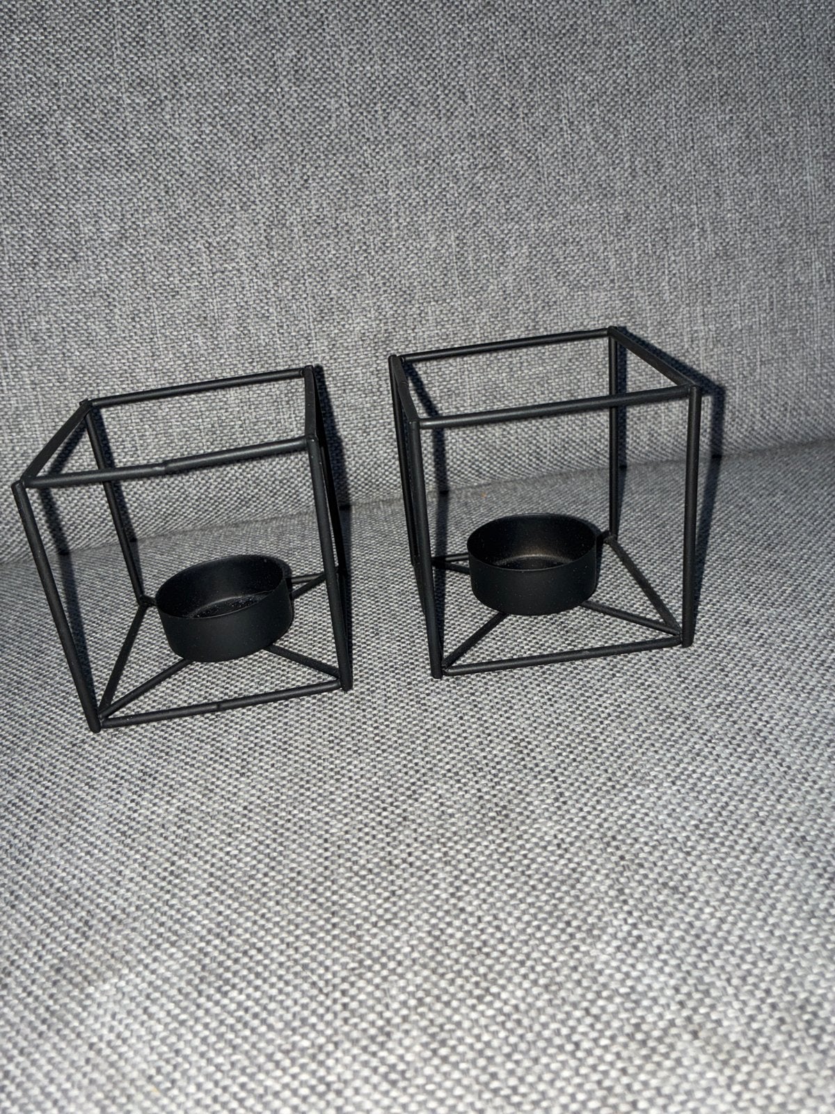 Set van 2 zwarte metalen theelichthouders, Huis en Inrichting, Woonaccessoires | Kandelaars en Kaarsen, Gebruikt, Zwart, Waxinelichthouder