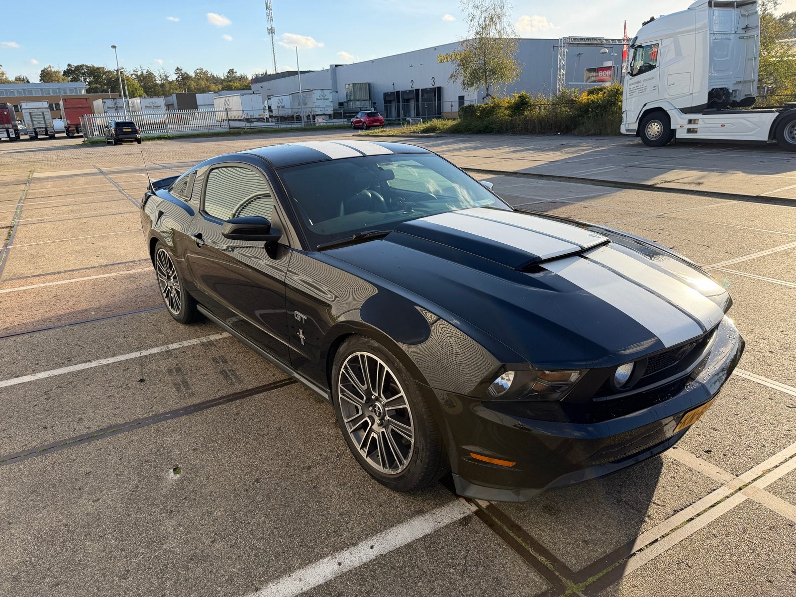 Ford 2009 Zwart, Auto's, Automaat, Achterwielaandrijving, Verwarmde buitenspiegels, Zwart