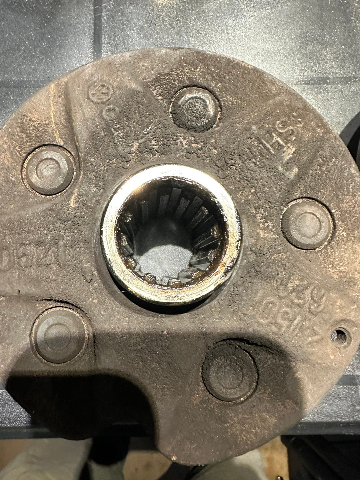 VW T3 achterste wielnaaf met geperste M14 wielstuds., Ophalen of Verzenden