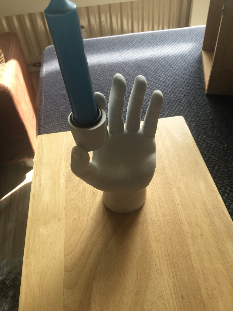 een hand van gips welke een korte kaars vast heeft, Verzamelen, Ophalen of Verzenden, Zo goed als nieuw, Mens