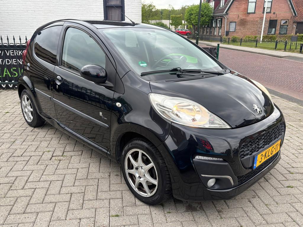 Peugeot 107 1.0 Black & Silver | 5drs | onderhoud historie a, Auto's, Peugeot, Voorwielaandrijving, Euro 5, Gebruikt, 4 stoelen