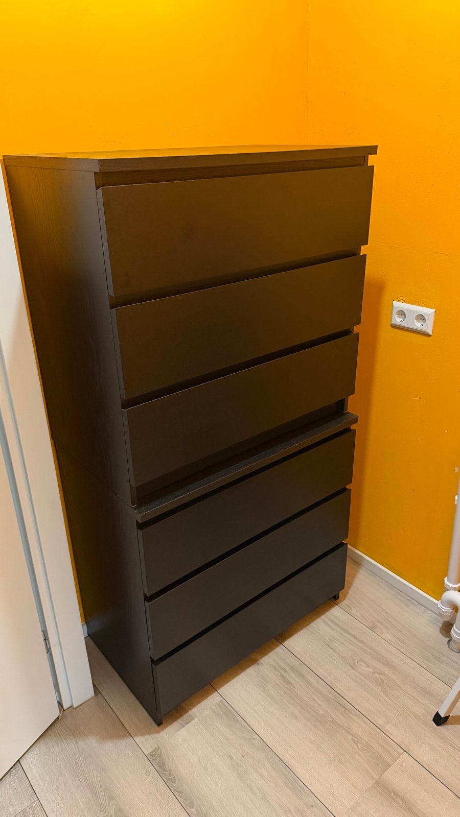 IKEA MALM Ladekast Bruinzwart met 3 lades 2 stuks, 100 tot 150 cm, Zo goed als nieuw, 3 of 4 laden, 25 tot 50 cm