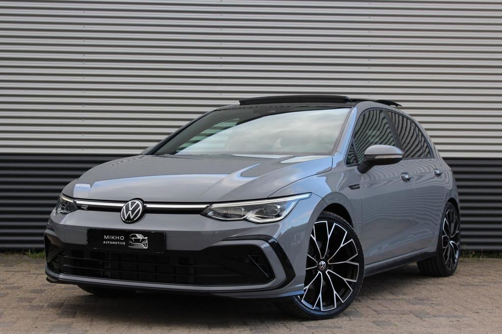 Volkswagen Golf 1.5 eTSI 3x R-Line | Panoramadak | IQ Light, Auto's, 1498 cc, Zwart, 4 cilinders, 150 pk