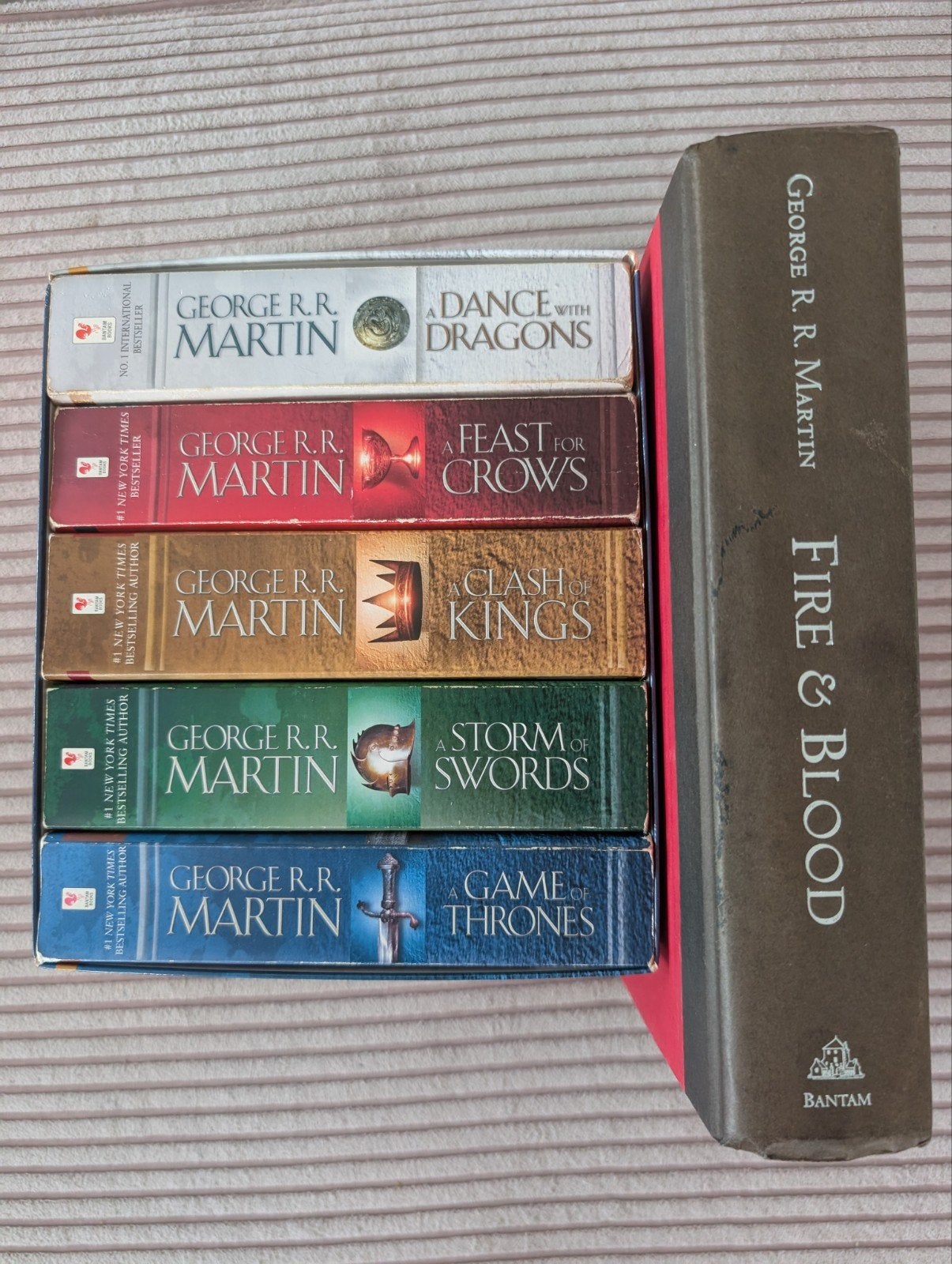Game of Thrones boekenreeks + Fire & Blood (Engels), Ophalen