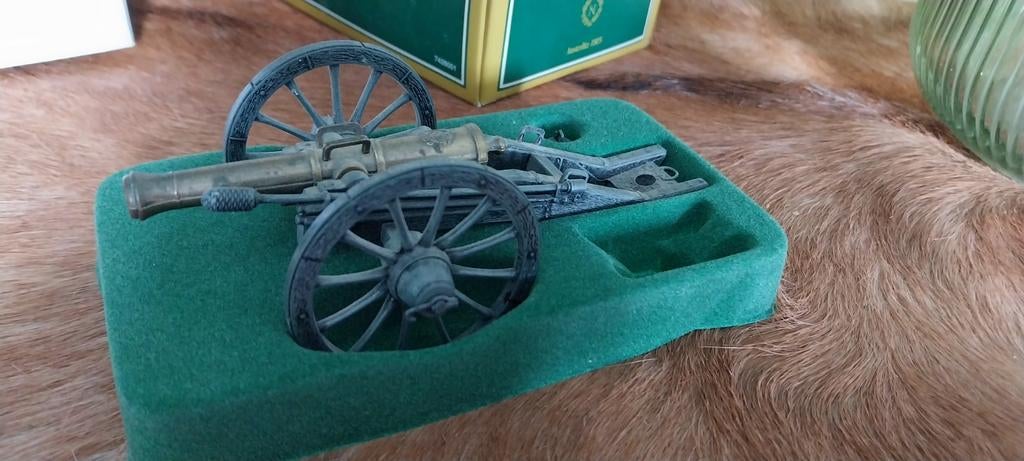 Messing Miniatuur Kanonnetje met Originele Verpakking, Ophalen of Verzenden