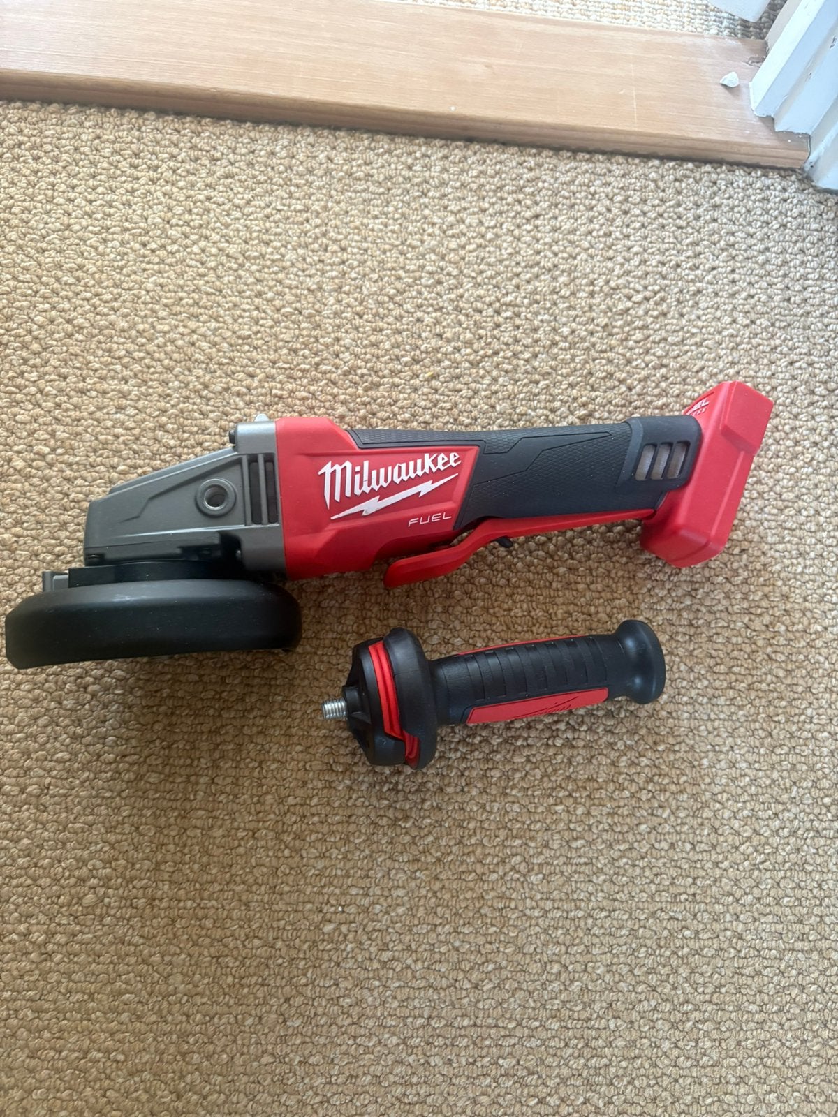 Milwaukee m18 fuel slijptol, Ophalen of Verzenden, Zo goed als nieuw, 1000 watt of meer, Haakse handslijpmachine